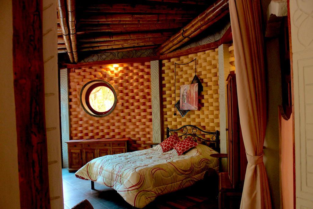 Finca Chamanapamba Guest House บาญอส ภายนอก รูปภาพ