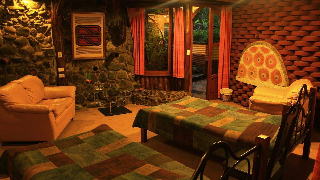 Finca Chamanapamba Guest House บาญอส ภายนอก รูปภาพ